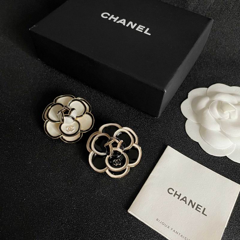 Chanel Brooch 02yxs74